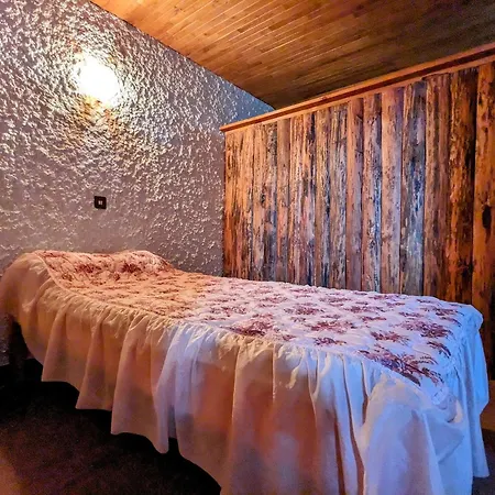 Maison De Nature Avec Grand Jardin Et Proximite La Chaise-dieu - Fr-1-582-242 Feriehus *